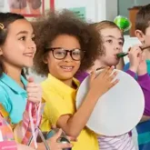 🎶سن مناسب برای یادگیری موسیقی؛ از چه سنی ساز دست بگیریم؟